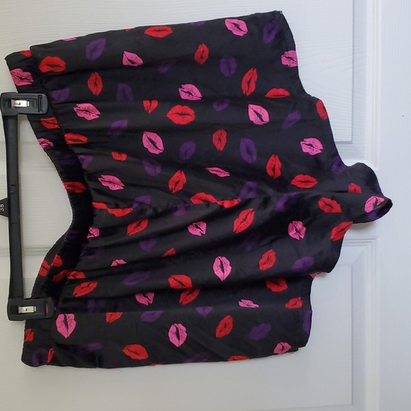 TORRID Sleep Shorts, Size 2 💋 😘 Print with Black Lace Side Bottoms like New - Picture 6 of 6